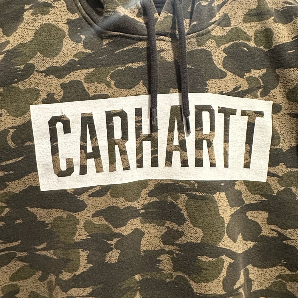 Men’s Carhartt camo hoodie